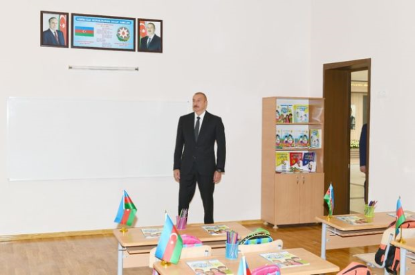 İlham Əliyev Milli Qəhrəmanın adını daşıyan məktəbin açılışında -FOTO